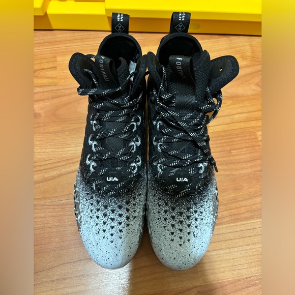 Women's UA Spotlight Clone MC Football Cleats NEW Size 10 - Picture 7 of 7